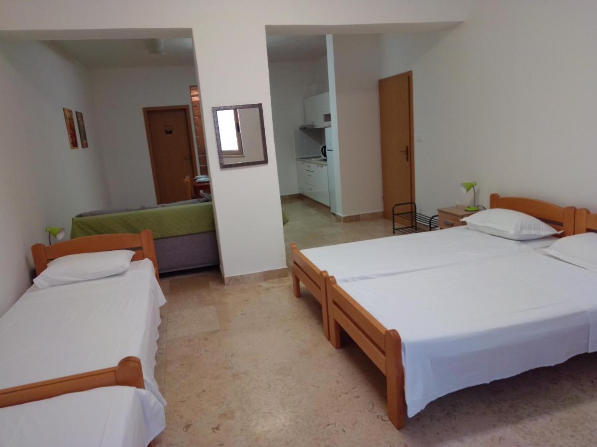 Apartman Sendi Pola Esterno foto