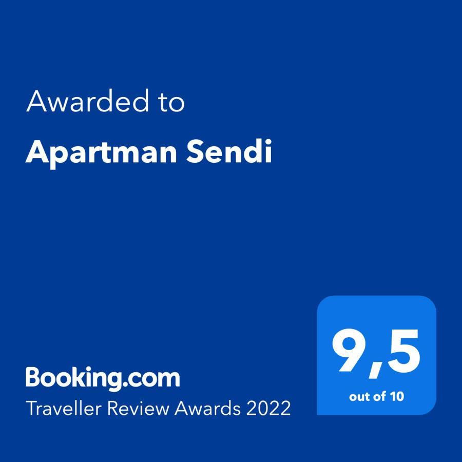 Apartman Sendi Pola Esterno foto