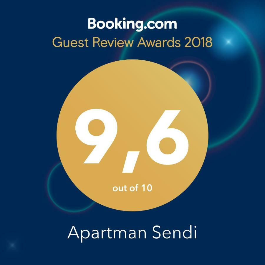 Apartman Sendi Pola Esterno foto