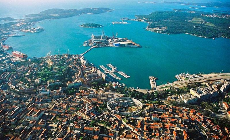 Apartman Sendi Pola Esterno foto