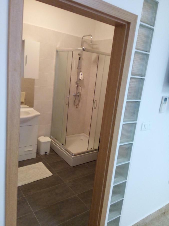 Apartman Sendi Pola Esterno foto